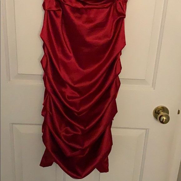 Ladies red dress - Picture 4 of 10